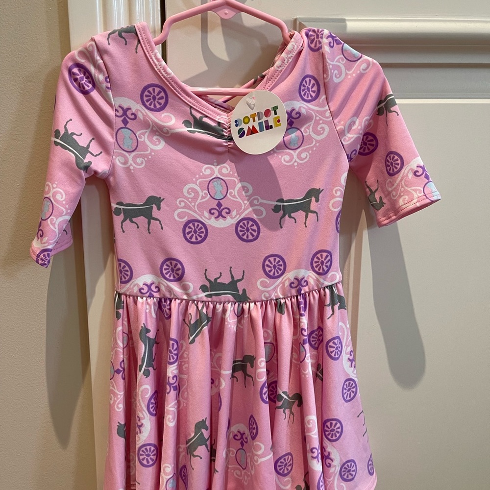 Dot Dot smile NWT 2t princess carriages hard to find